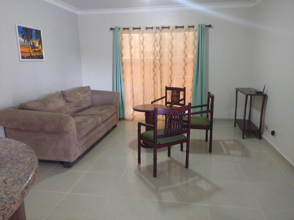 M & L Shared Apartment Пунта Кана Екстериор снимка